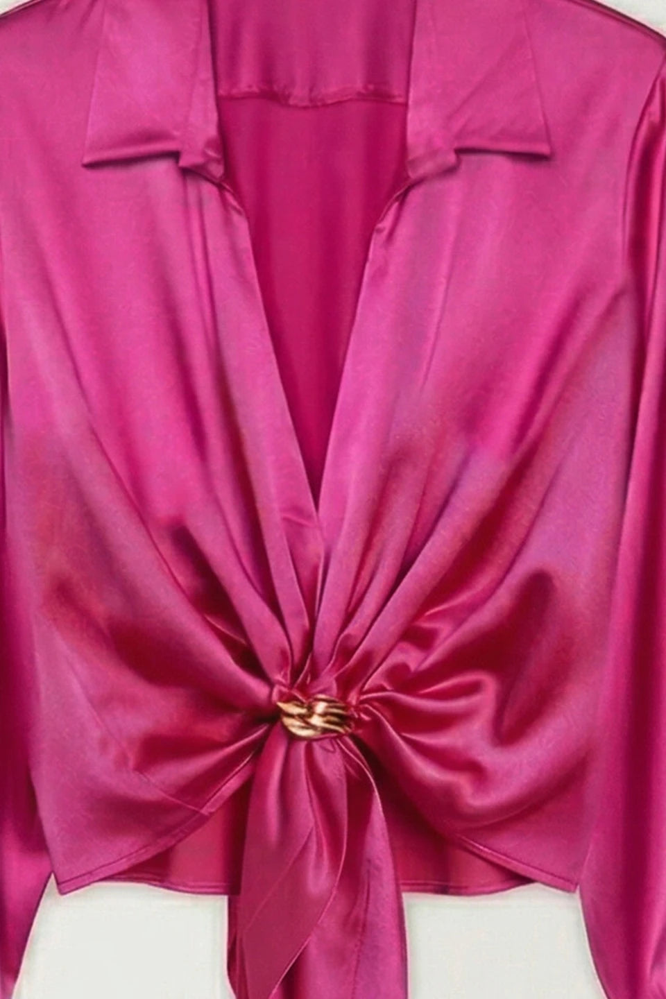 Camisa Alba con anillo dorado