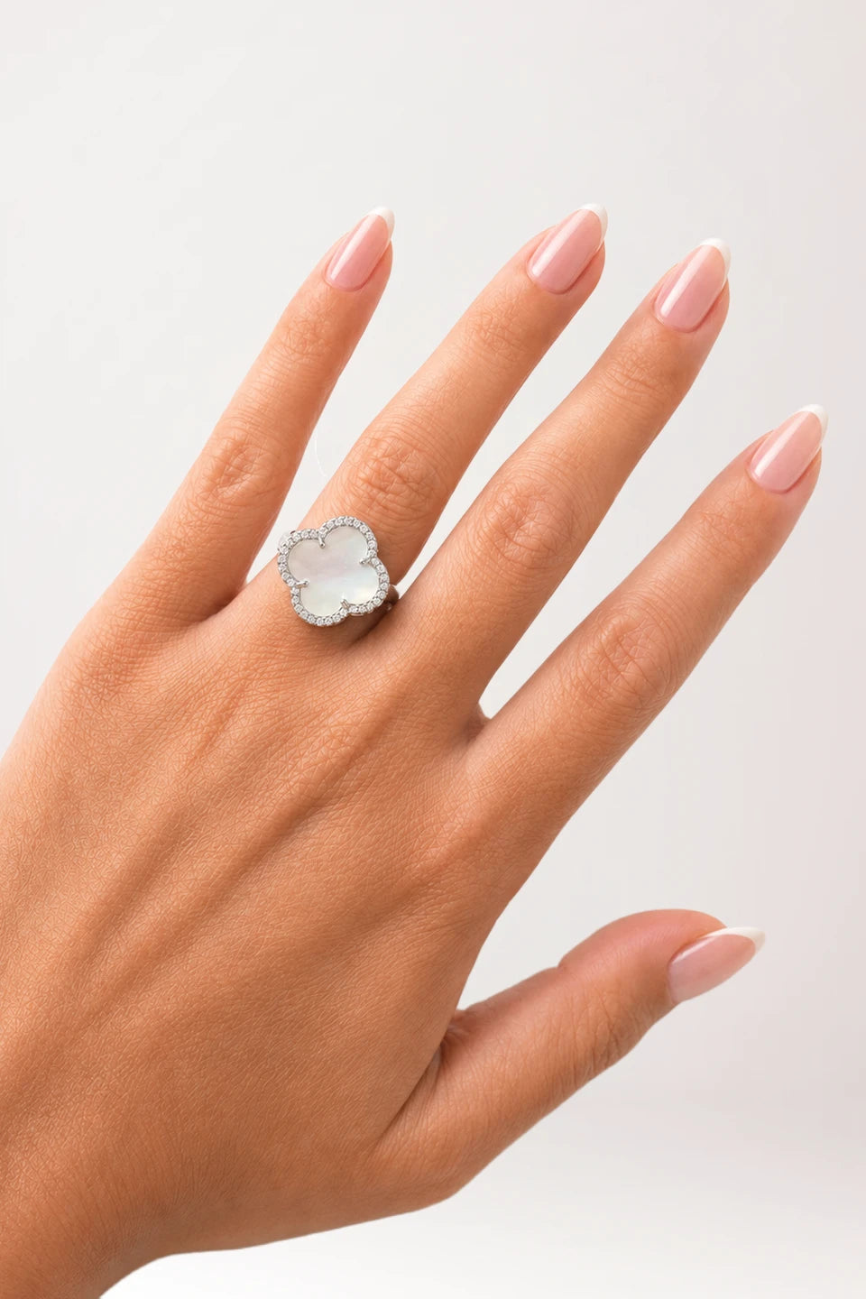 Anillo van cleef plata rodiada 925 en nácar