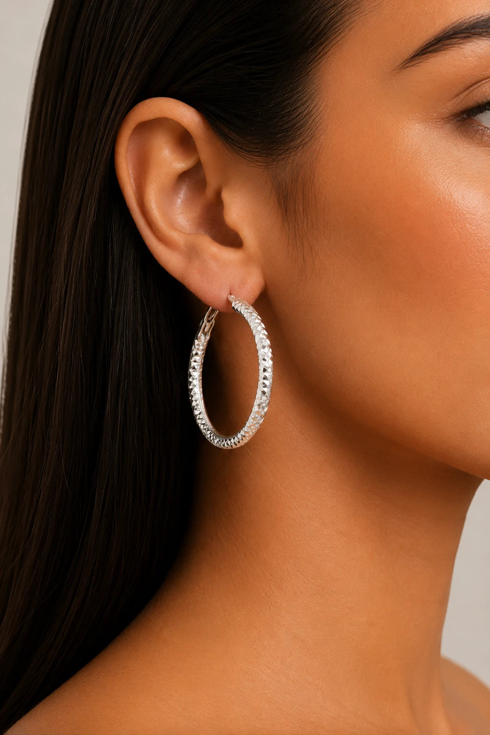 Argollas labradas de plata de ley rodiada 925