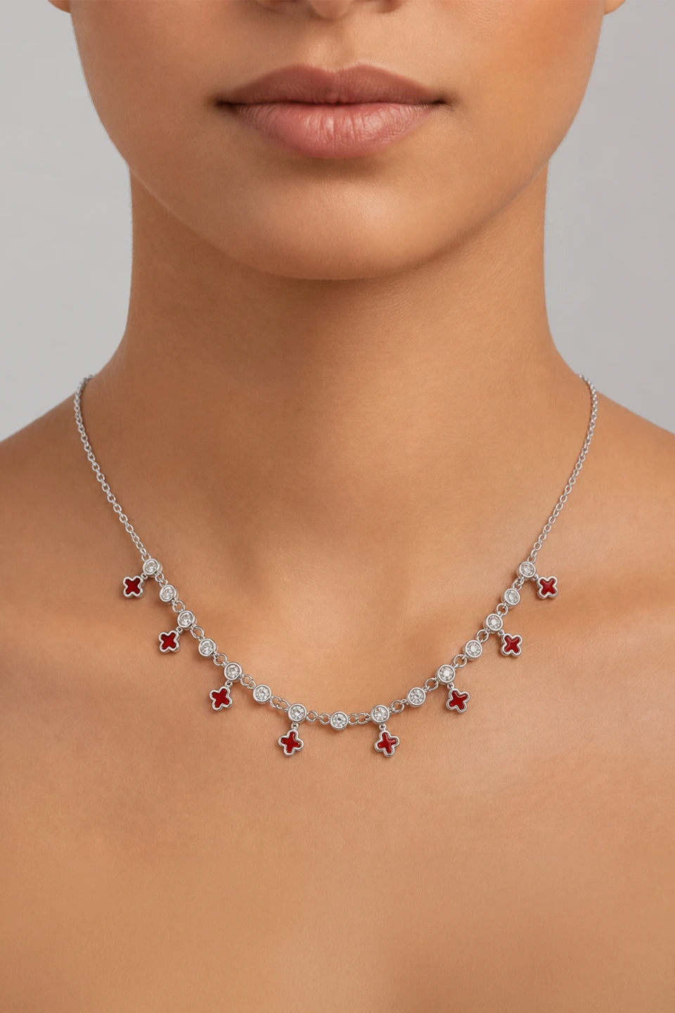 Gargantilla van cleef roja plata de ley rodiada 925