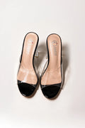 Sandalia negra con tacón transparente